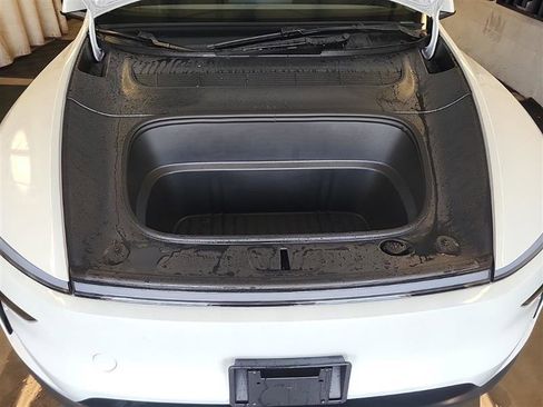 Used 2026 Tesla Model Y Long Range image 5