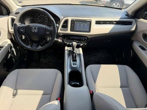Used 2018 Honda HR-V EX image 17