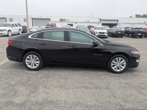 Used 2024 Chevrolet Malibu LT image 3