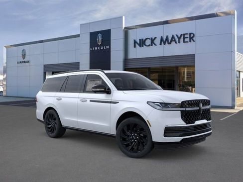 New 2026 Lincoln Navigator Reserve w/ Jet Appearance Package AWD/4WD image 8