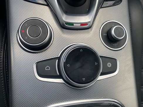 Used 2022 Alfa Romeo Stelvio Veloce image 34