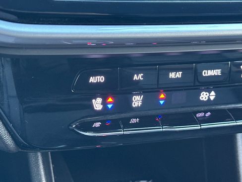 Used 2022 Chevrolet Bolt EUV Premier w/ Super Cruise Package image 28