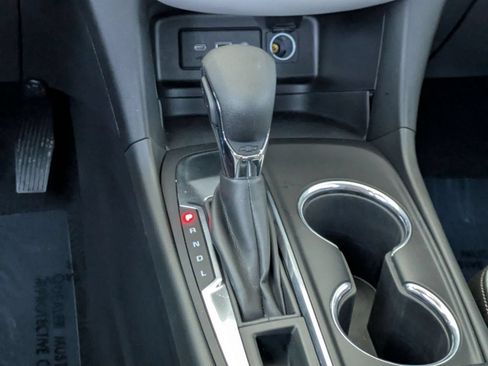 Used 2023 Chevrolet Equinox LS w/ LS Convenience Package FWD image 20
