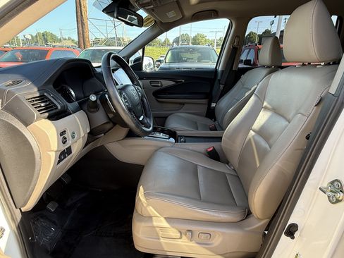Used 2016 Honda Pilot Touring image 16