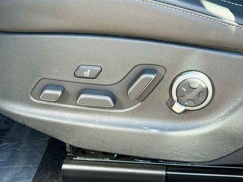 Used 2024 Genesis G80 image 24