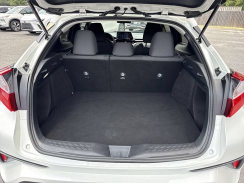 Used 2021 Toyota C-HR LE FWD image 25