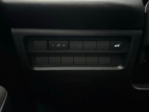 Used 2025 Mitsubishi Outlander SE image 31