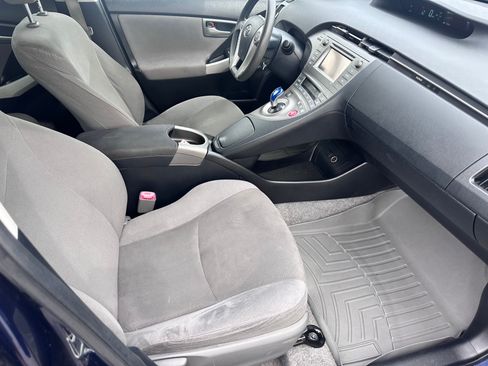 Used 2013 Toyota Prius Two FWD image 10