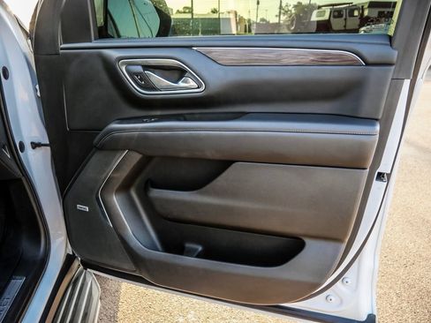 Used 2021 Chevrolet Tahoe LT w/ LT Signature Package RWD image 19