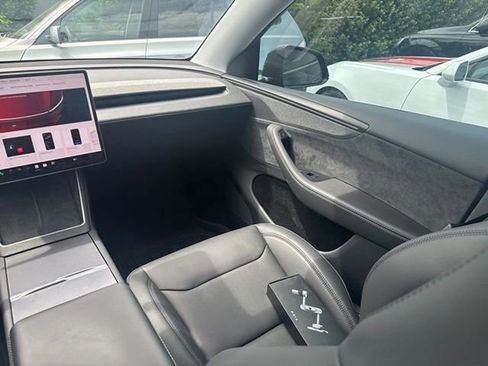 Used 2026 Tesla Model Y 2WD image 15