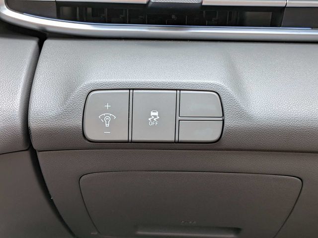 Used 2025 Hyundai Elantra SEL FWD image 26