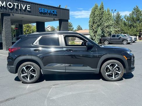 Used 2021 Chevrolet TrailBlazer RS w/ Sun and Liftgate Package AWD/4WD image 2