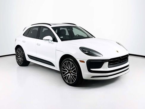 Certified 2026 Porsche Macan AWD/4WD image 7