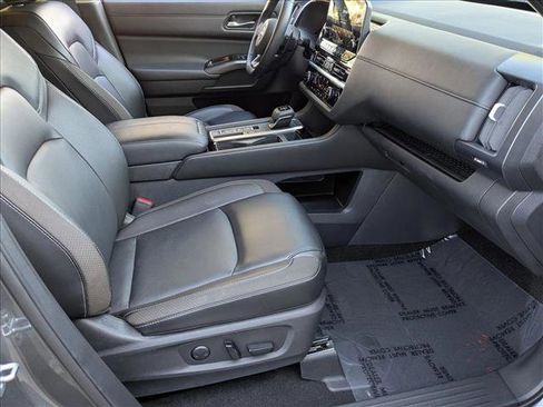 Used 2024 Nissan Pathfinder SL w/ SL Premium Package image 25