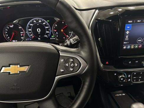 Used 2023 Chevrolet Traverse Premier AWD/4WD image 13