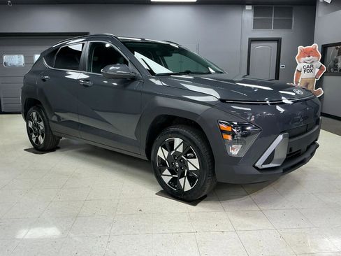 Used 2024 Hyundai Kona SEL image 2