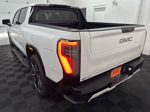 Used 2025 GMC Sierra EV Denali AWD/4WD image 7