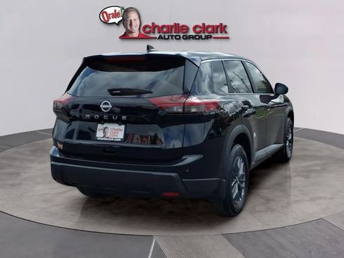 Used 2025 Nissan Rogue S FWD image 5