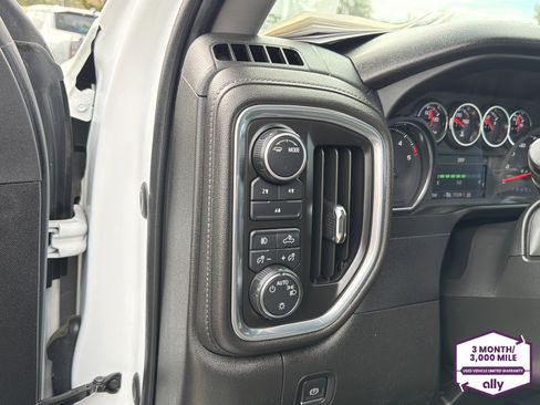 Used 2022 Chevrolet Silverado 2500 LT w/ Convenience Package image 15