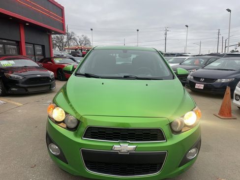 Used 2014 Chevrolet Sonic LT w/ LT Spring Promotional Package FWD image 2