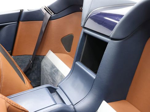 Used 2014 Aston Martin V8 Vantage Roadster image 43