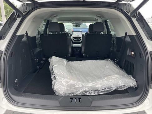 New 2026 Ford Explorer Active w/ Active Comfort Package AWD/4WD image 4