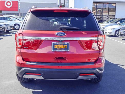 Used 2019 Ford Explorer XLT image 24