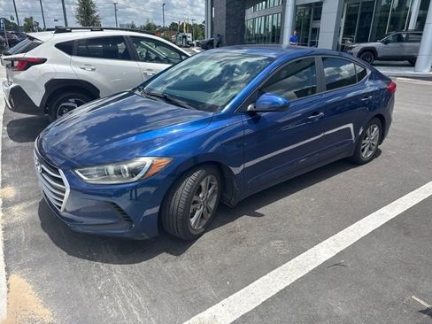 Used 2017 Hyundai Elantra SE FWD image 3
