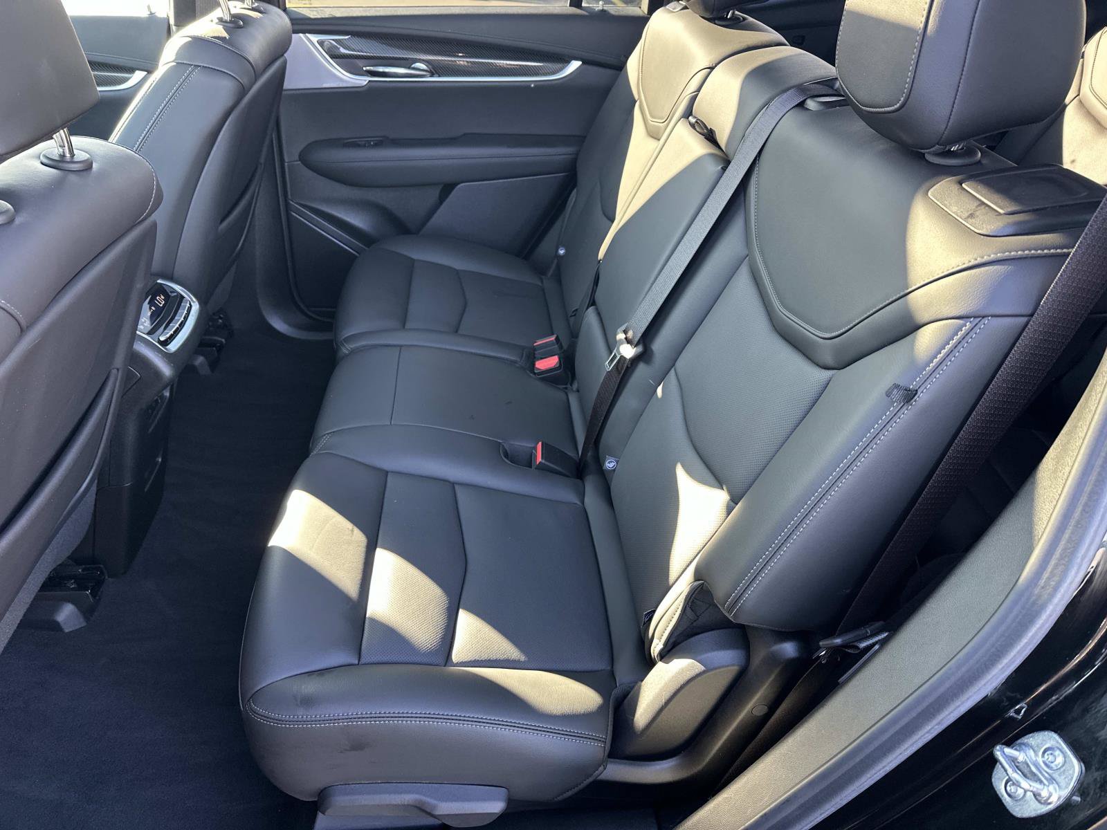 Certified 2025 Cadillac XT6 Sport w/ LPO, Floor Liner Package AWD/4WD image 11