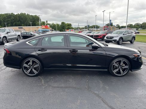 Used 2023 Honda Accord Sport image 5