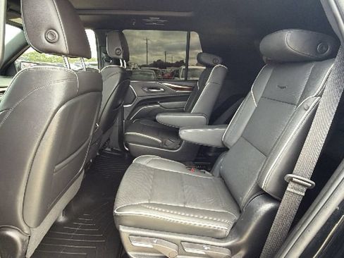 Used 2023 Cadillac Escalade Premium Luxury RWD image 27