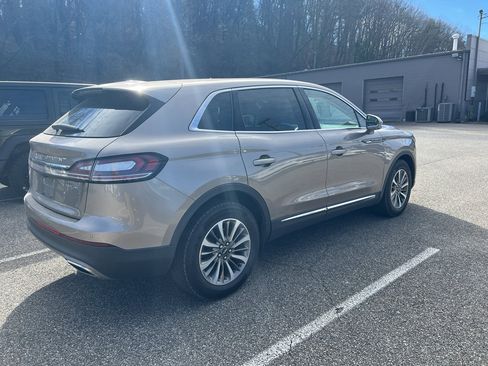 Used 2020 Lincoln Nautilus Premier w/ Equipment Group 101A image 4