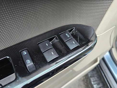 Used 2010 Ford Escape 4WD Hybrid image 30