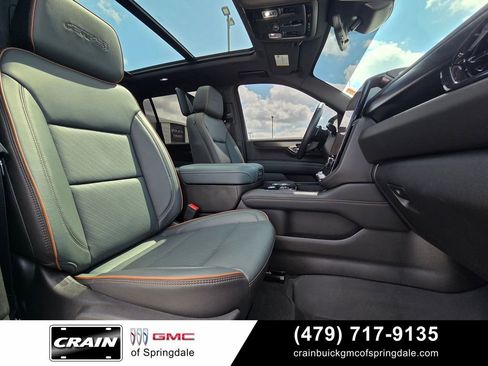 Used 2025 GMC Yukon XL AT4 w/ AT4 Premium Plus Package AWD/4WD image 31