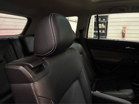 Used 2022 Volkswagen Atlas SEL R-Line AWD/4WD image 35