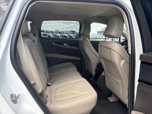 Used 2023 Lincoln Nautilus AWD w/ Premium Package image 7