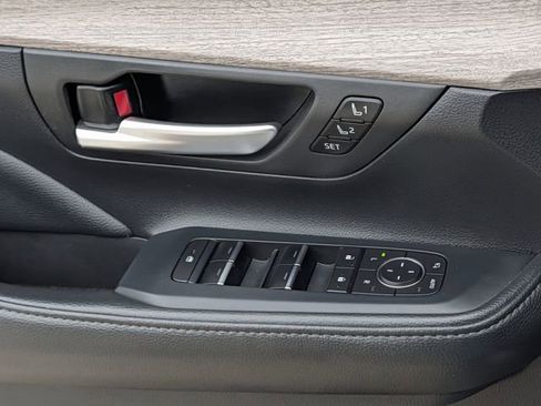 Used 2024 Toyota Grand Highlander AWD image 24