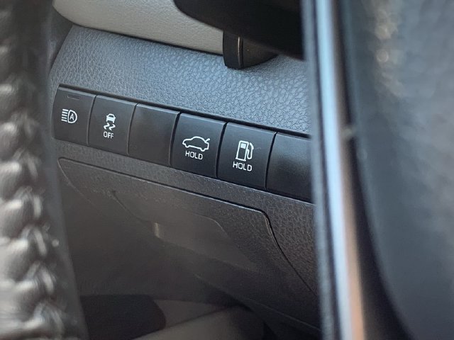 Used 2023 Toyota Camry SE FWD image 11
