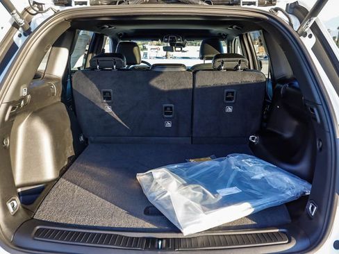 New 2025 Jeep Grand Cherokee Altitude image 27