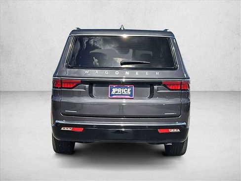 Used 2022 Jeep Wagoneer Series II w/ Flexible Seating Group AWD/4WD image 7