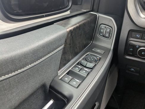 Used 2023 Ford F450 Lariat image 21