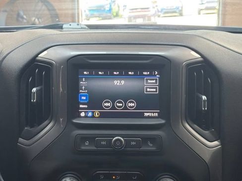 Used 2020 Chevrolet Silverado 1500 Custom w/ Custom Convenience Package RWD image 16