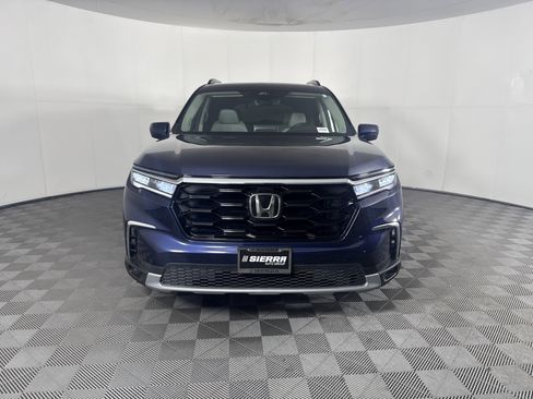 Certified 2023 Honda Pilot Touring image 7