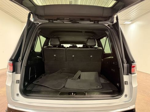 Used 2024 Jeep Wagoneer L Series II w/ Flexible Seating Group AWD/4WD image 74