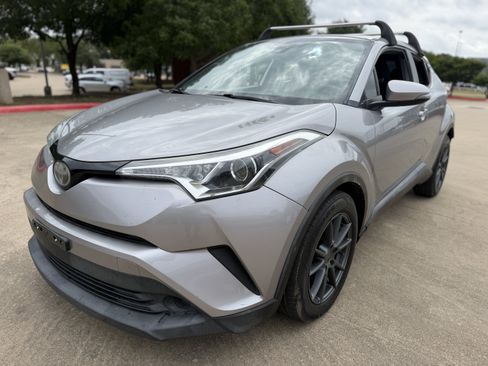 Used 2019 Toyota C-HR LE FWD image 3
