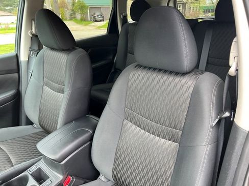 Used 2020 Nissan Rogue S FWD image 12
