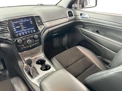 Used 2022 Jeep Grand Cherokee Laredo X AWD/4WD image 24