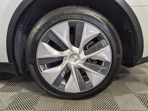 Used 2023 Tesla Model Y Long Range image 26