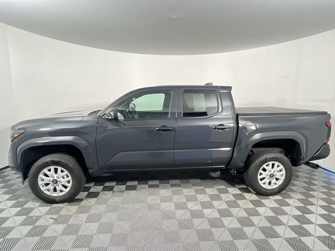 Used 2025 Toyota Tacoma SR image 6