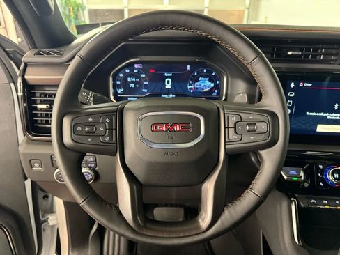Used 2024 GMC Sierra 1500 AT4 w/ Technology Package AWD/4WD image 25